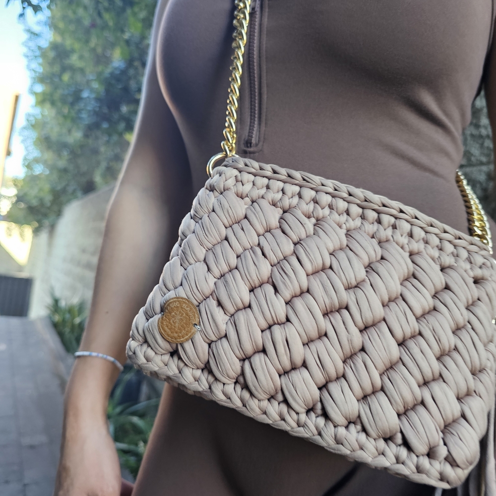 Woven Cream Crossbody Bag with Gold Chain - Picture 1 of 4